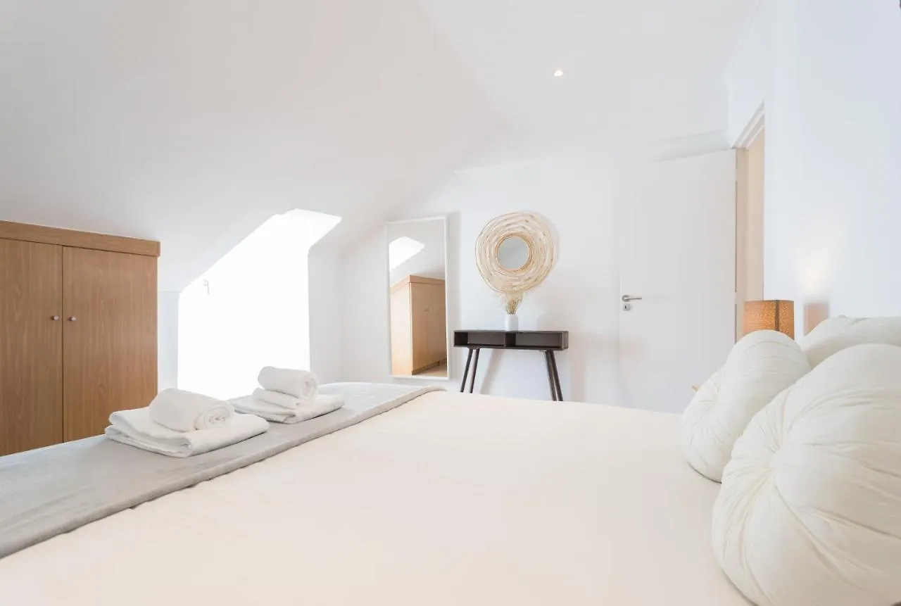 Rato Cozy 3Br W/Balcony - By Lu Holidays Apartment Lisbon