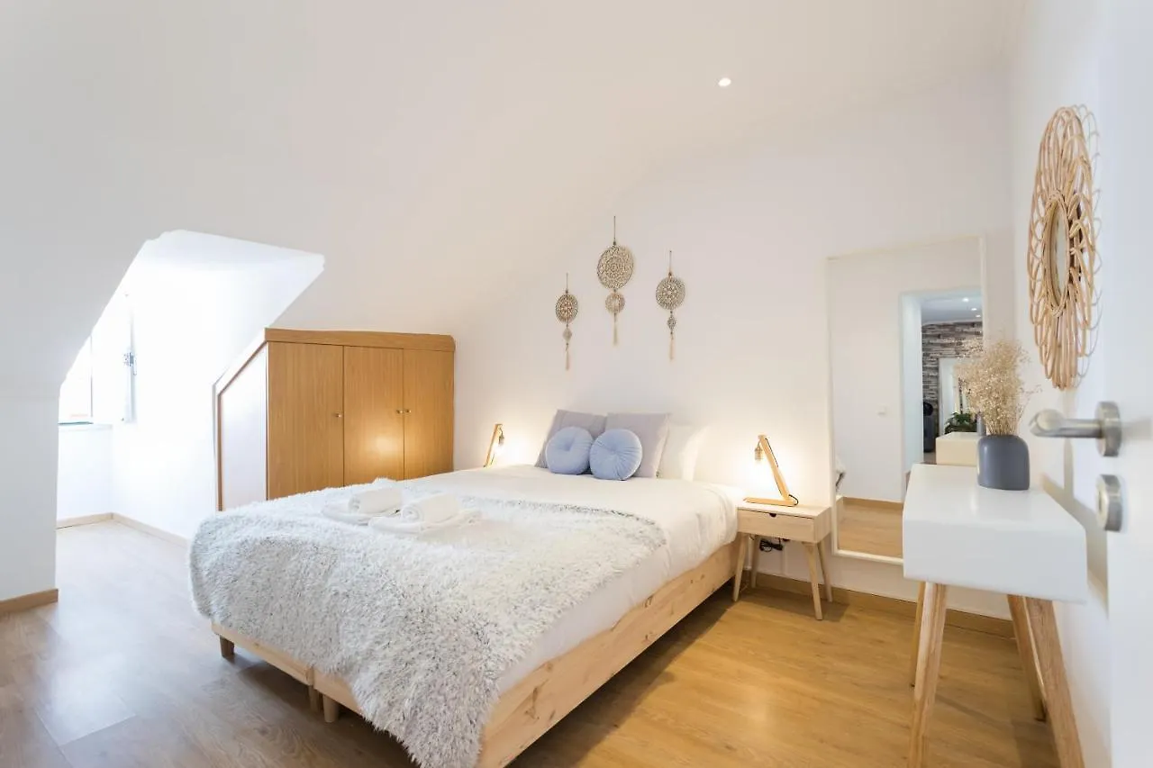 Rato Cozy 3Br W/Balcony - By Lu Holidays Apartment Lisbon Portugal