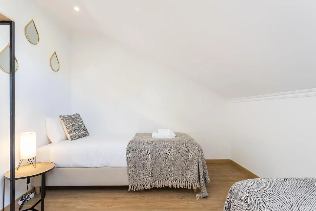 Rato Cozy 3Br W/Balcony - By Lu Holidays Apartment Lisbon