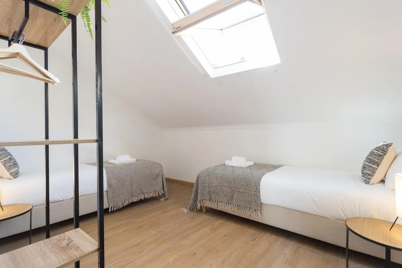 Rato Cozy 3Br W/Balcony - By Lu Holidays Apartment Lisbon